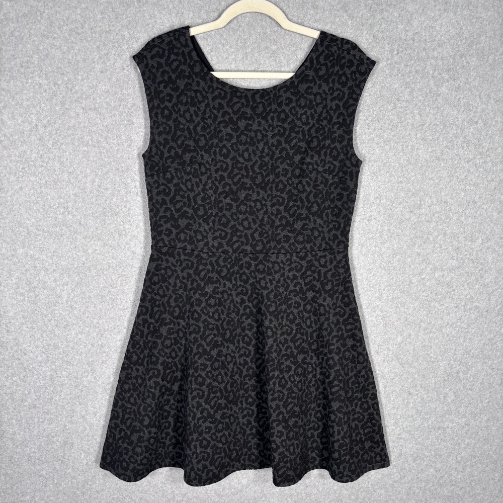 LOFT Leopard Print Skater‎ Dress 6 Textured Knit Pleated Glam Stretch Maximalist